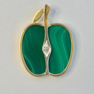 Malachite and 14k solid  yellow gold pre own apple pendant carving diamonds
